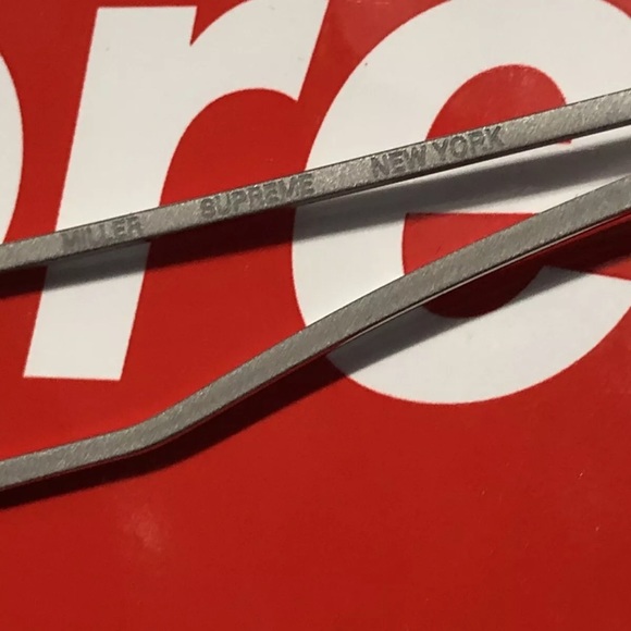 Supreme - Picture 11 of 12